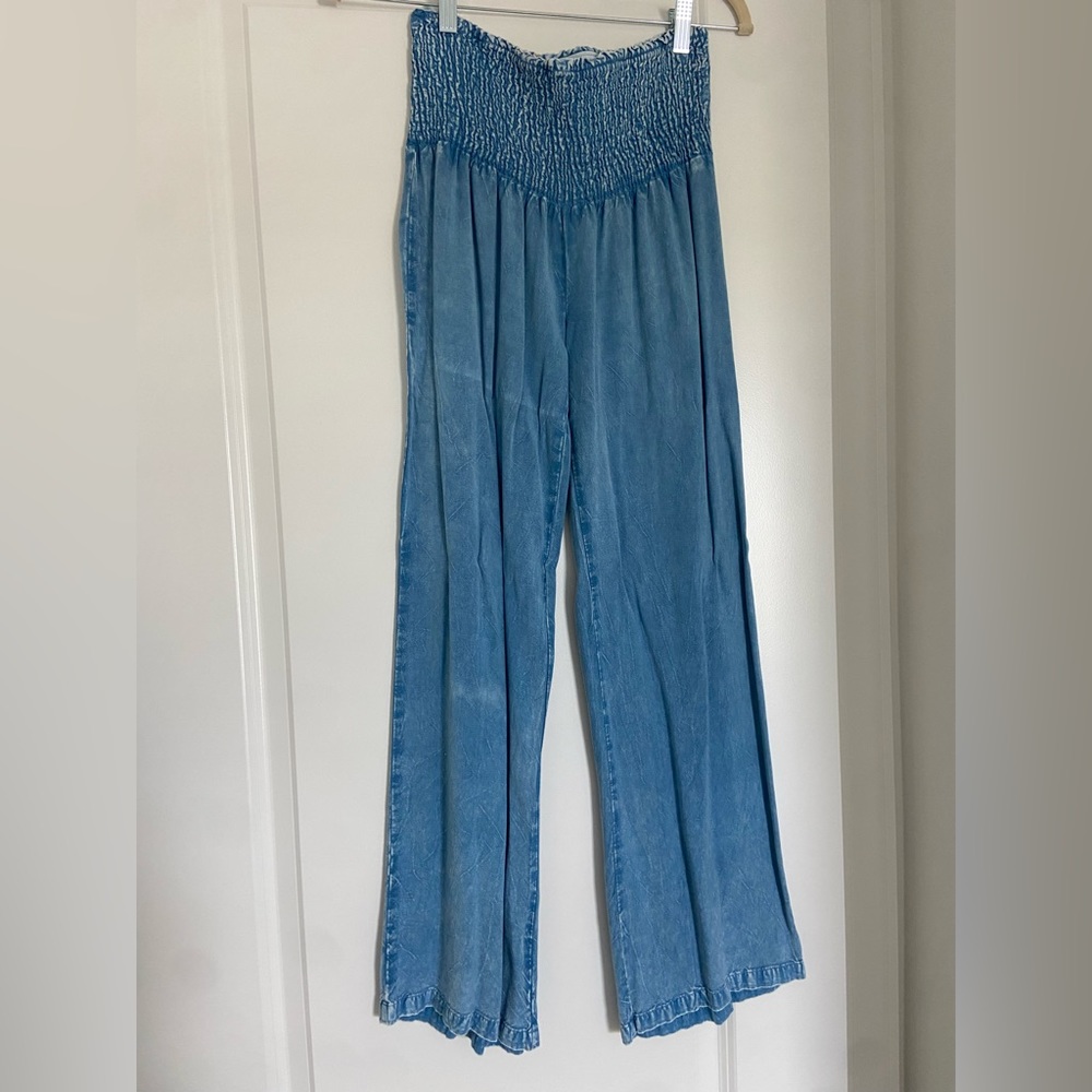 Wide leg pants